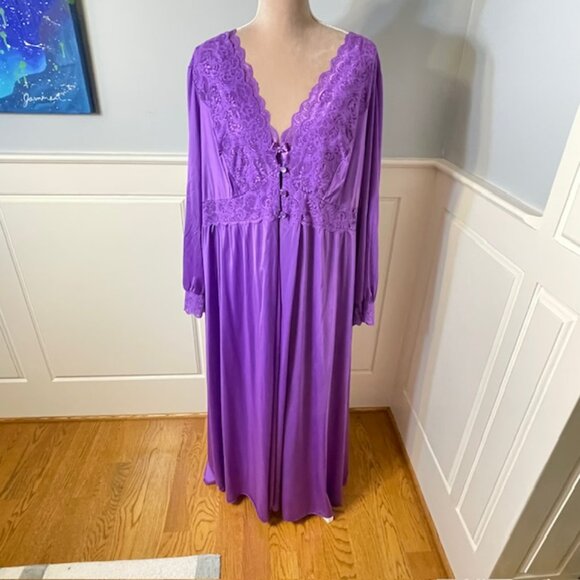 Shadowline Silhouette Lace Bodice Long NightGown & Robe Set Plus Size 2X - Picture 5 of 12